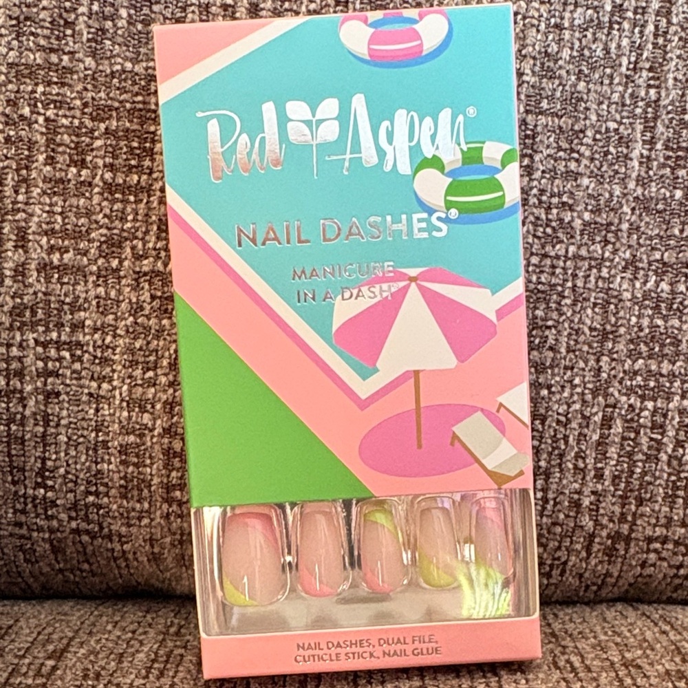 Red Aspen Pink and Green Nail Dashes